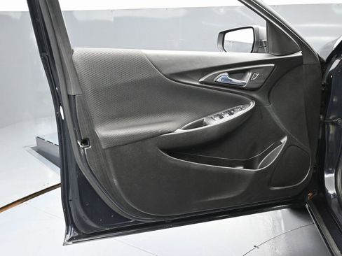 Used 2023 Chevrolet Malibu LS image 40