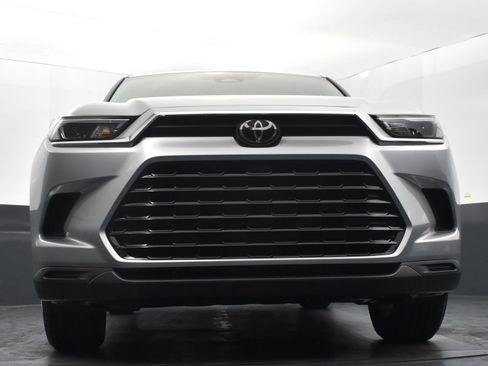 Used 2026 Toyota Grand Highlander XLE image 42