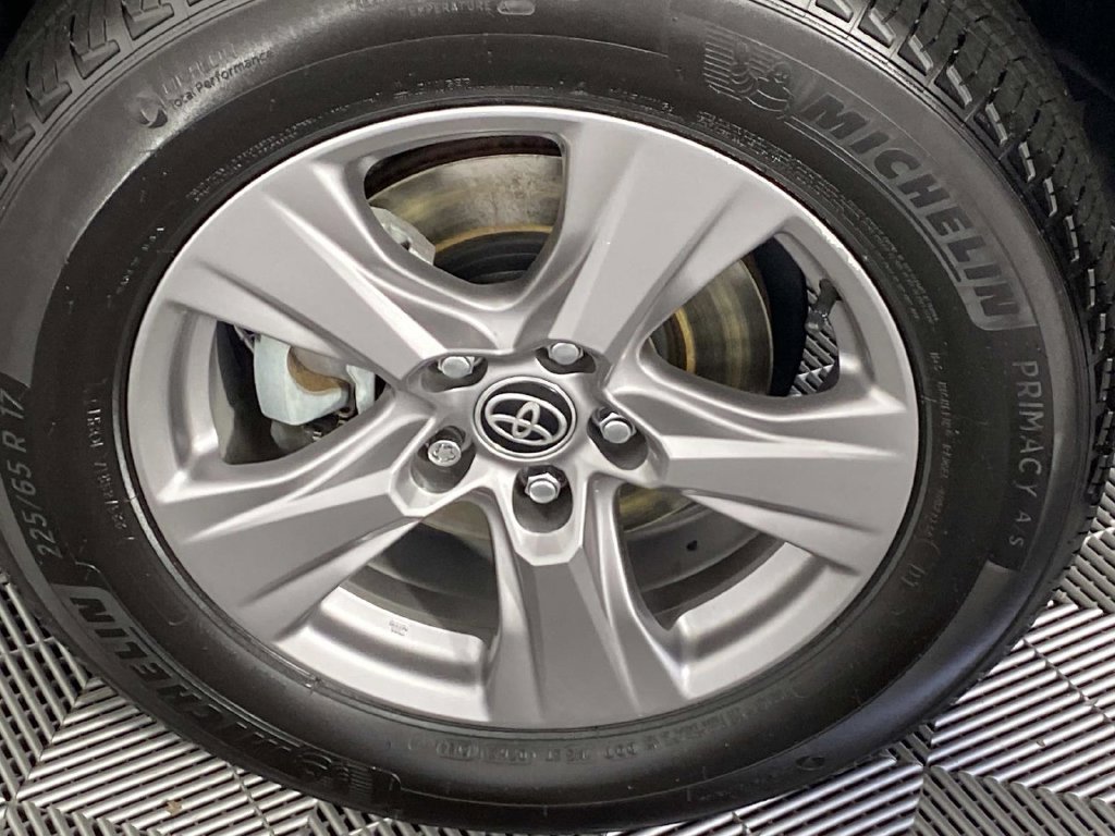 Used 2024 Toyota RAV4 XLE AWD/4WD image 25