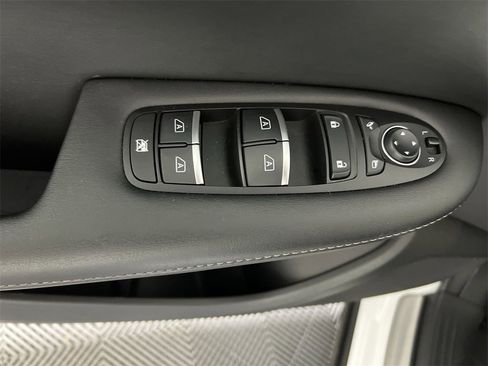 Used 2023 INFINITI QX50 Sport image 15