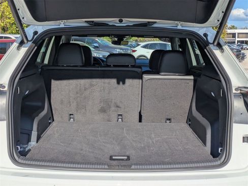 Used 2025 Volkswagen Atlas Cross Sport SE image 23