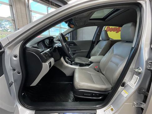Used 2015 Honda Accord EX-L image 11