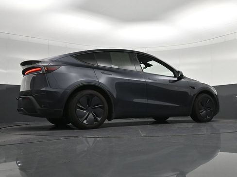 Used 2026 Tesla Model Y 2WD image 27