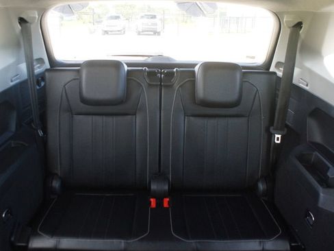Used 2024 Volkswagen Tiguan SE FWD image 16