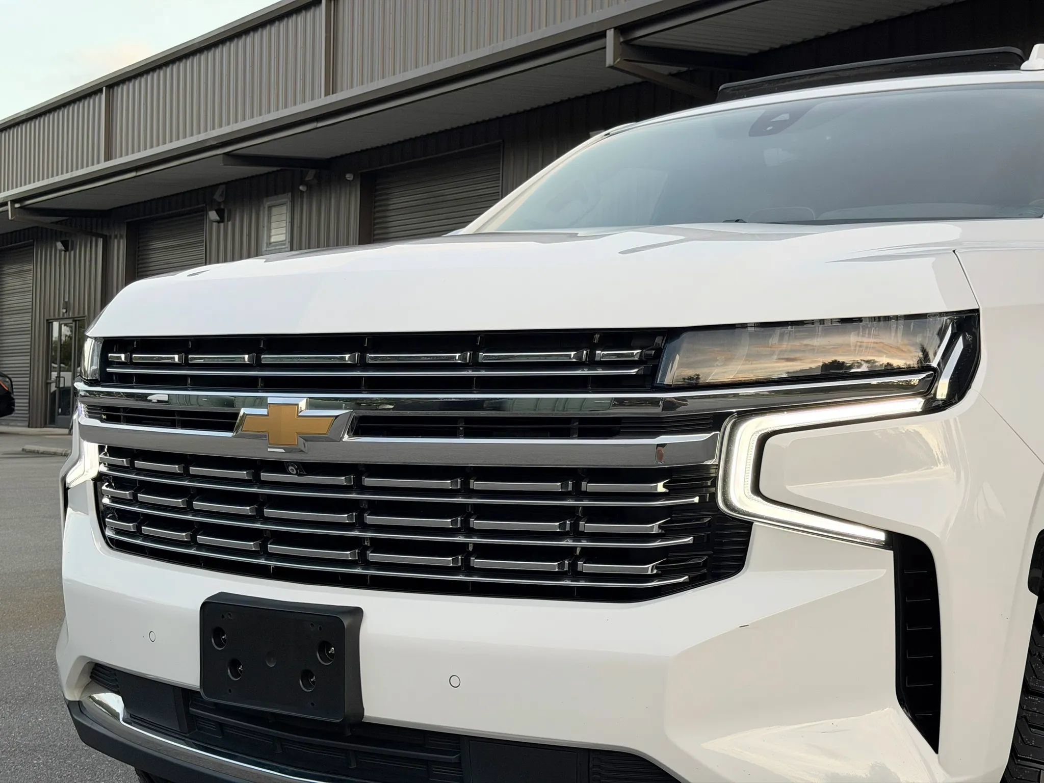 Used 2021 Chevrolet Tahoe Premier w/ Premium Package AWD/4WD image 11