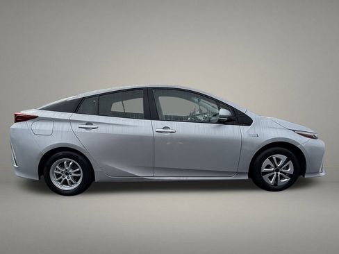 Used 2018 Toyota Prius Prime Plus image 6