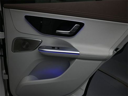 Used 2023 Mercedes-Benz EQE 500 4MATIC SUV image 28