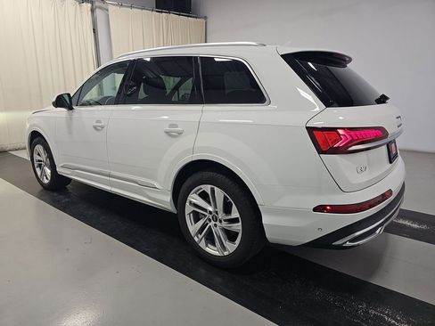 Used 2023 Audi Q7 2.0T Premium w/ Convenience Package AWD/4WD image 3