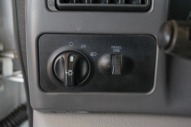 Used 1999 Ford F550 4x4 Regular Cab Super Duty image 26