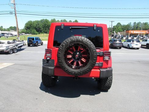 Used 2012 Jeep Wrangler Unlimited Sahara w/ Connectivity Group AWD/4WD image 5