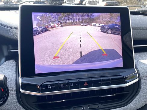 Certified 2022 Jeep Compass Latitude image 38