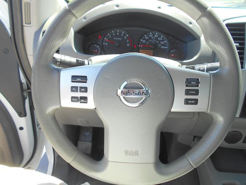 Used 2019 Nissan Frontier S RWD image 4