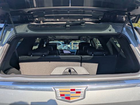 Used 2024 Cadillac Escalade Premium Luxury Platinum image 12