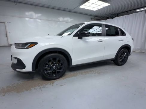 Used 2025 Honda HR-V Sport image 4