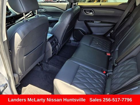 Used 2023 Nissan Rogue Platinum w/ Platinum Premium Package FWD image 15