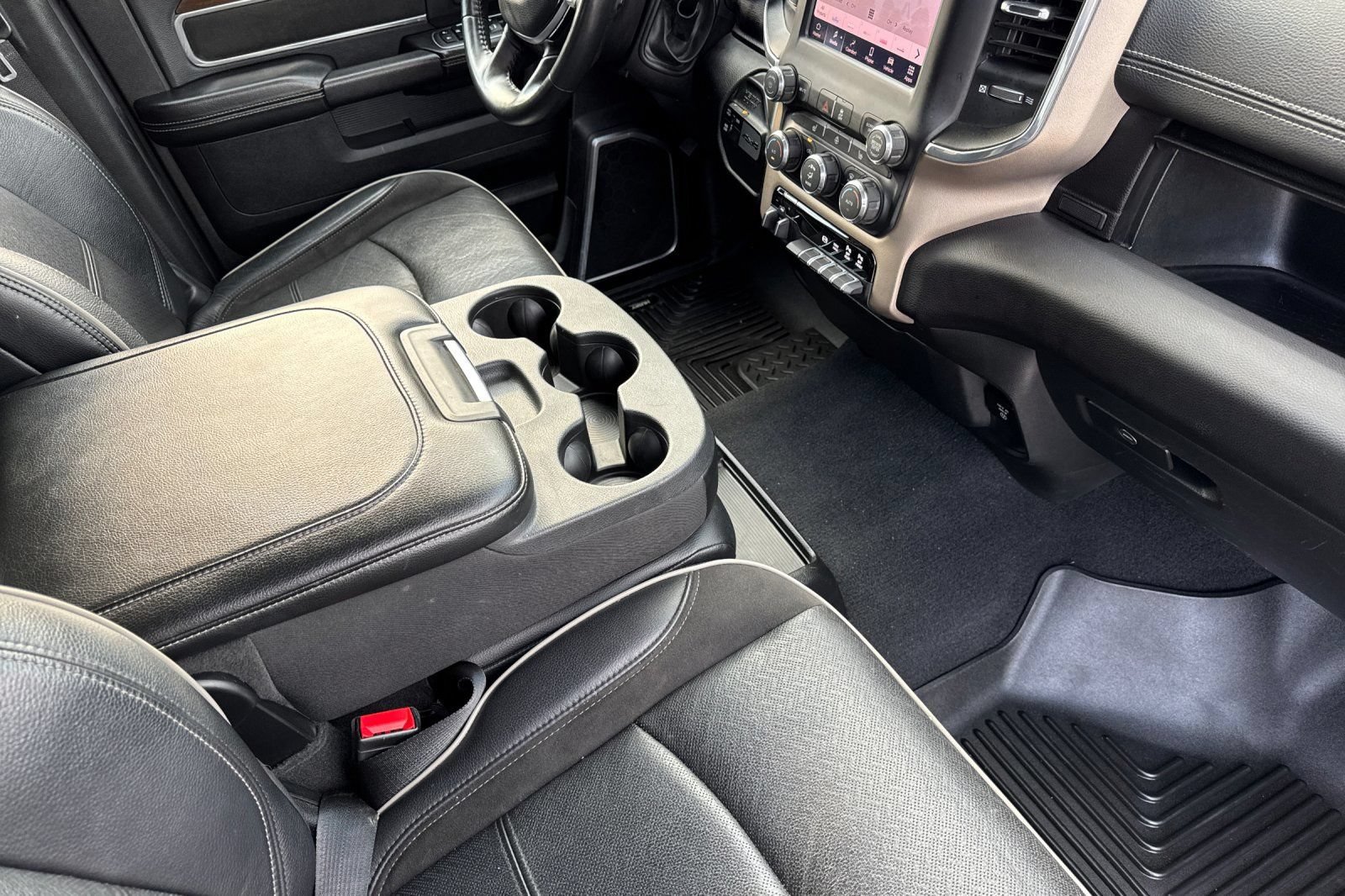 Used 2022 RAM 2500 Laramie AWD/4WD image 16