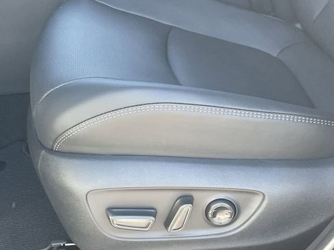 New 2025 Toyota RAV4 Limited image 18