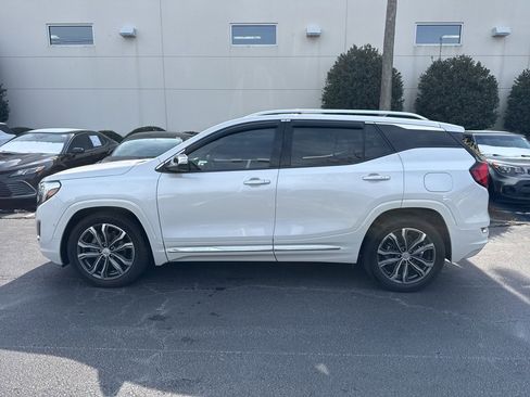 Used 2021 GMC Terrain Denali w/ Denali Premium Package image 6