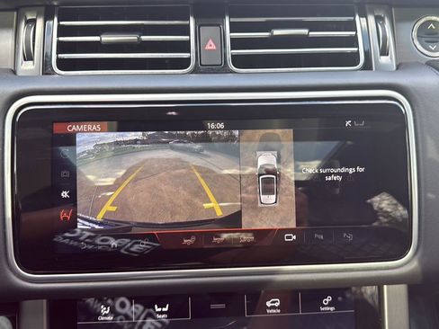 Used 2021 Land Rover Range Rover SV Autobiography Dynamic image 29