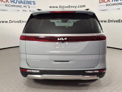 Used 2024 Kia Carnival SX FWD image 5