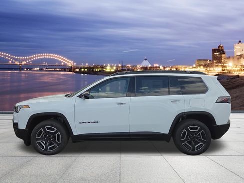 New 2026 Jeep Cherokee Laredo image 2