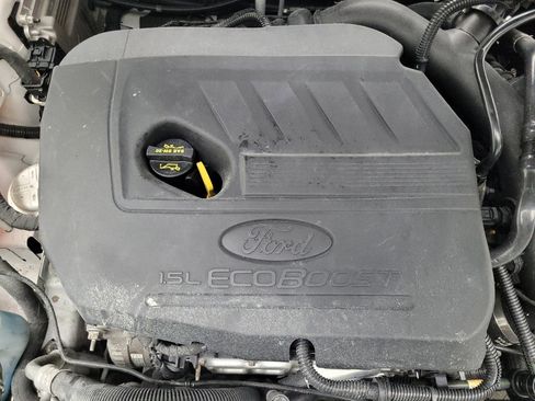 Used 2017 Ford Fusion SE w/ Fusion SE Technology Package image 30