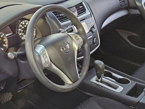 Used 2018 Nissan Altima 2.5 S w/ S Convenience Package image 10