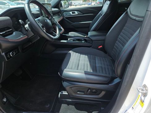 Used 2025 Ford Explorer ST-Line w/ ST-Line Street Pack AWD/4WD image 11