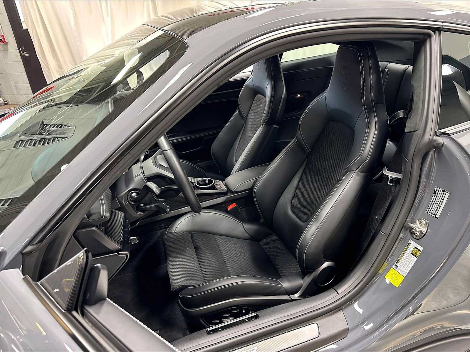 Used 2026 Porsche 911 GT3 RWD image 8