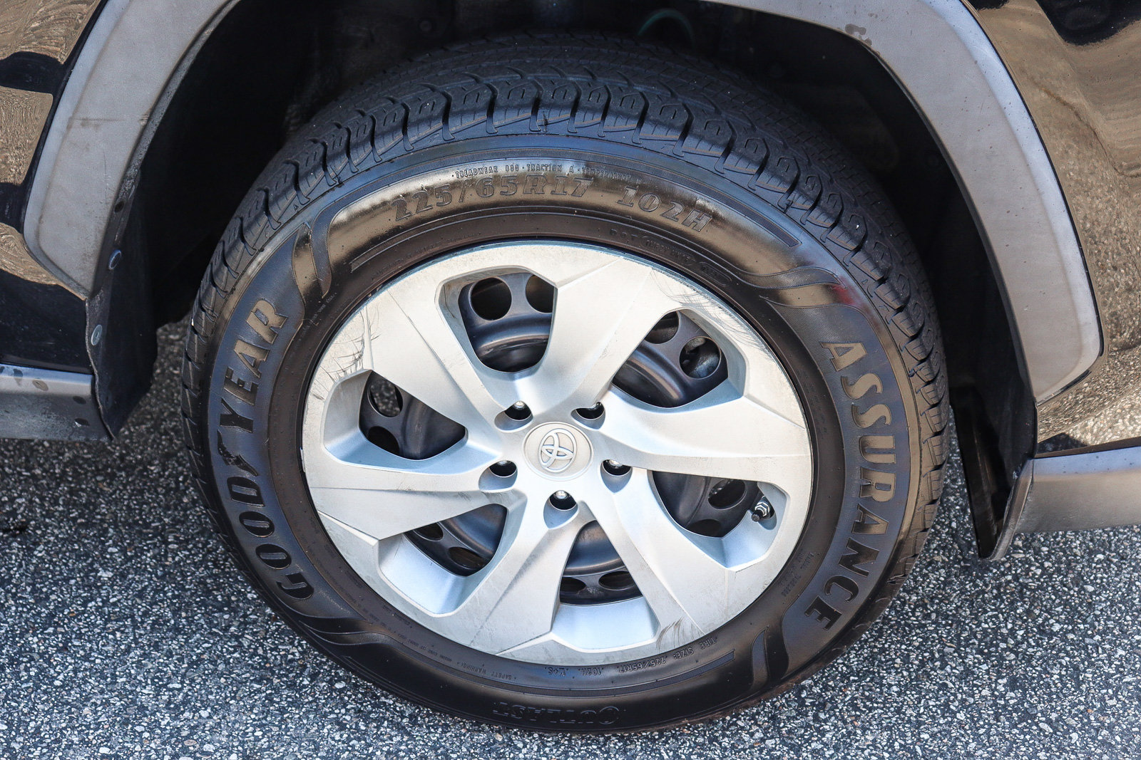 Used 2022 Toyota RAV4 LE FWD image 7