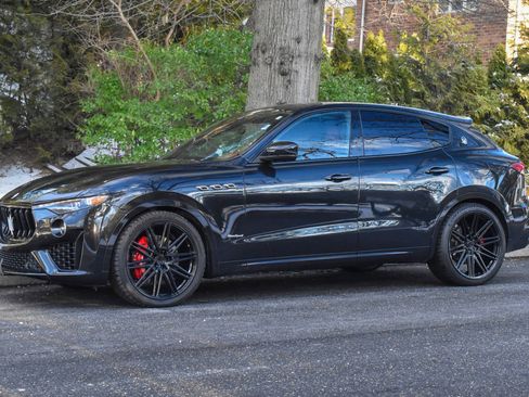 Used 2021 Maserati Levante S GranSport image 3