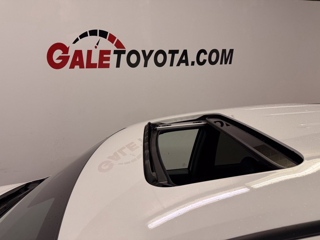 Used 2025 Honda Ridgeline Black Edition image 8