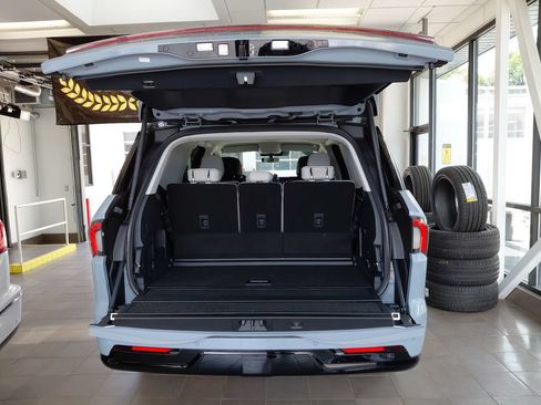 New 2026 Lincoln Navigator Premiere AWD/4WD image 49