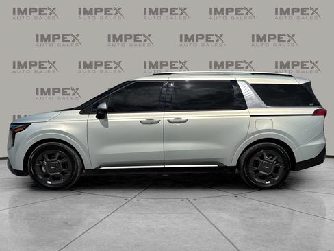 Used 2025 Kia Carnival SX FWD image 2