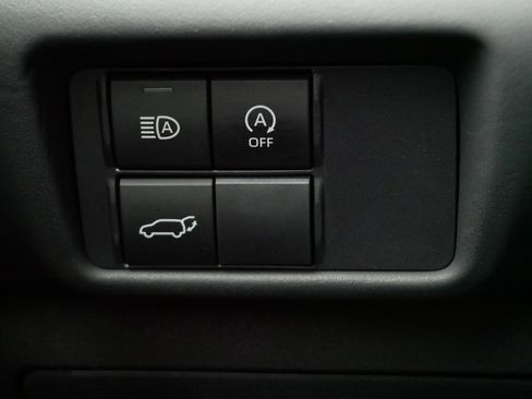 Certified 2024 Toyota Highlander LE image 35