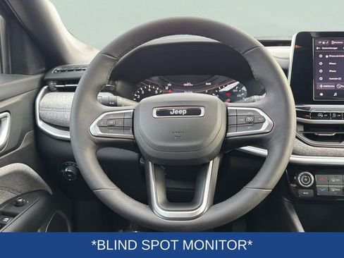 Used 2025 Jeep Compass Latitude w/ Sun & Sound Group AWD/4WD image 8