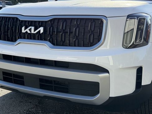 Certified 2025 Kia Telluride EX w/ EX Captain's Chair Package FWD image 10
