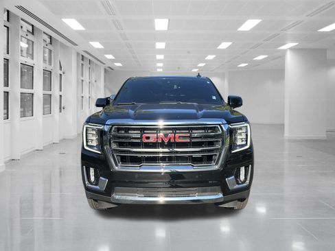 Certified 2024 GMC Yukon SLT w/ SLT Premium Package AWD/4WD image 2