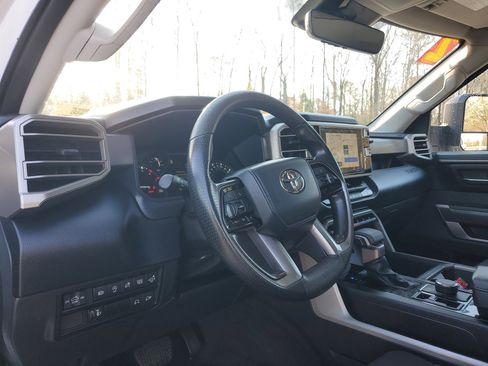 Used 2022 Toyota Tundra SR5 w/ Convenience Package image 19