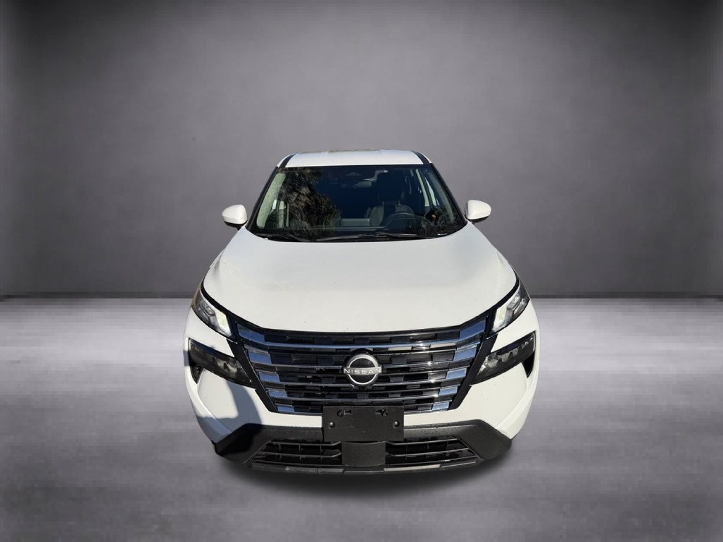 Used 2024 Nissan Rogue SV FWD image 3