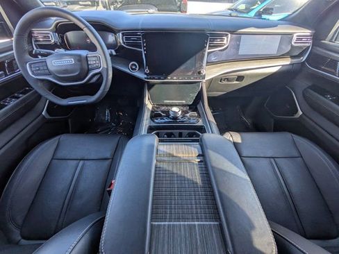 Used 2023 Jeep Wagoneer L Series III w/ Premium Group I image 11