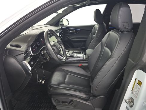 Used 2023 Audi Q8 Prestige w/ Prestige Package AWD/4WD image 7