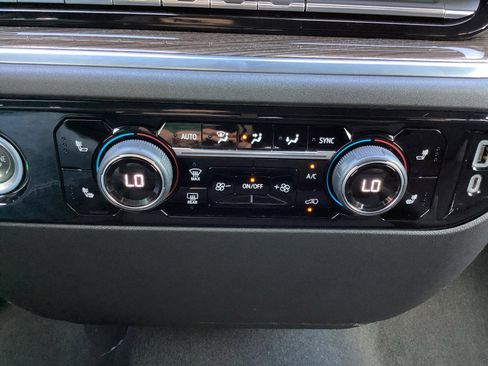 Used 2022 Chevrolet Silverado 1500 LT image 18