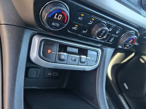 Used 2023 GMC Acadia SLT FWD image 14