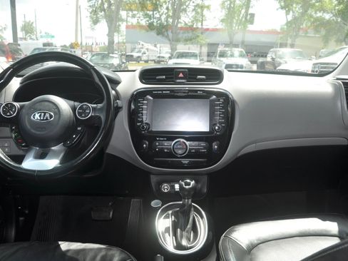 Used 2017 Kia Soul + w/ Primo Package image 32