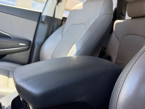 Used 2018 Hyundai Santa Fe Sport w/ 2.4L Tech Package 04 FWD image 15