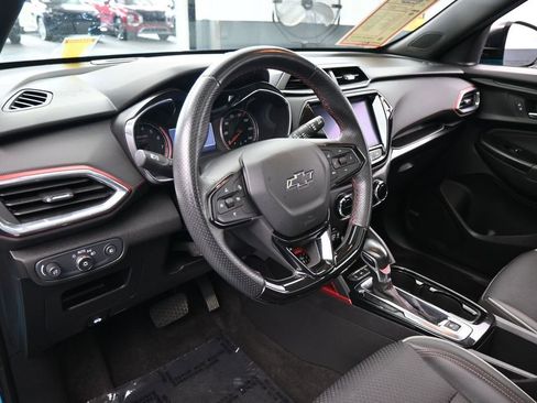 Used 2021 Chevrolet TrailBlazer RS w/ Sun and Liftgate Package FWD image 10