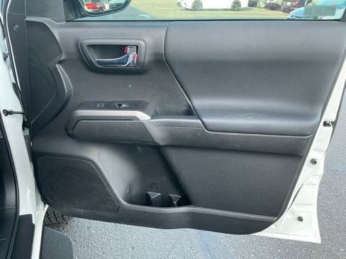 Certified 2023 Toyota Tacoma TRD Off-Road image 16