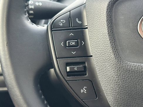 Used 2023 Toyota Prius LE FWD image 34