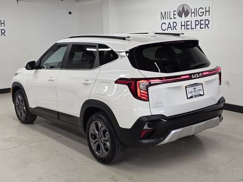 Used 2024 Kia Seltos S AWD/4WD image 11
